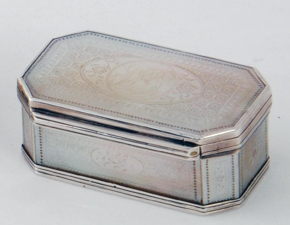 Appraisal: A LATE GEORGE III MOTHER OF PEARL SNUFF BOX of