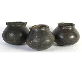 Appraisal: Lot of Ramos blackware jars prehistoric Southwest Indian Pottery Attributed