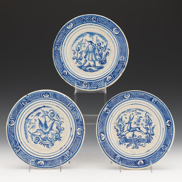 Appraisal: SET OF THREE BLUE AND WHITE PORCELAIN PLATES Set of