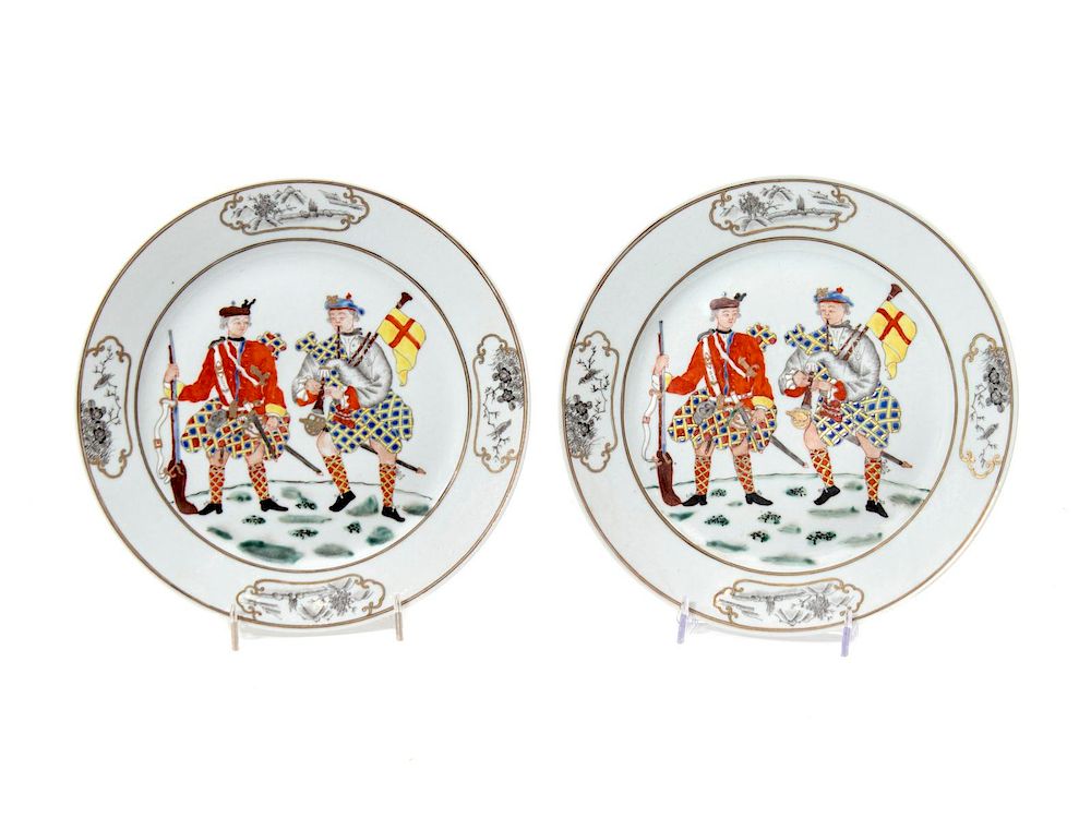 Appraisal: A Pair of Chinese Export Porcelain Scotsman Plates Diameter inches