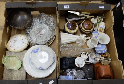 Appraisal: A collection of pottery and glassware to include Wedgwood trinket