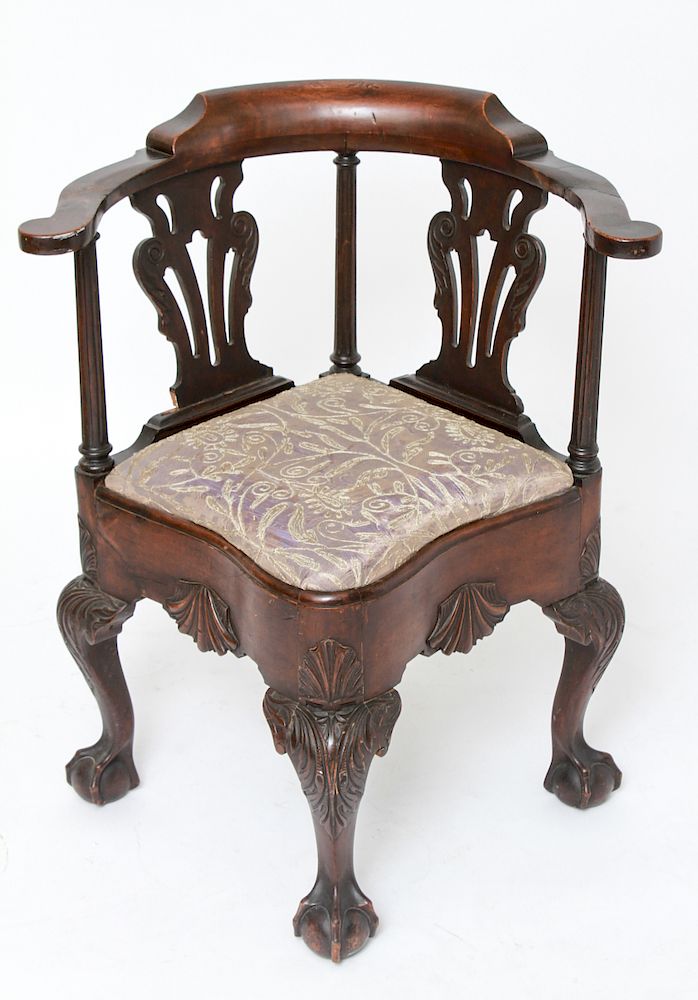 Appraisal: Victorian Carved Wood Corner Chair Early th C Victorian corner