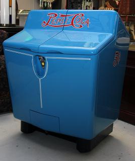 Appraisal: Pepsi Heintz Gullwing electric restored working cooler Pepsi Heintz Gullwing