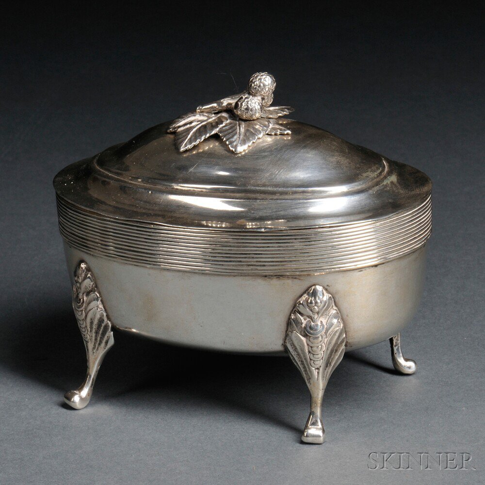 Appraisal: Hungarian Silver Etrog Box mid- th century oval form leaf