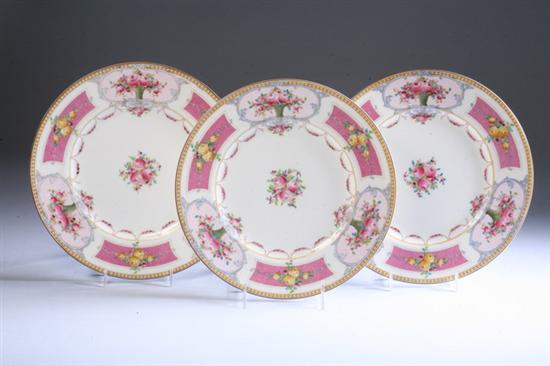 Appraisal: TEN ROYAL WORCESTER PORCELAIN DINNER PLATES C -pink pattern Centered