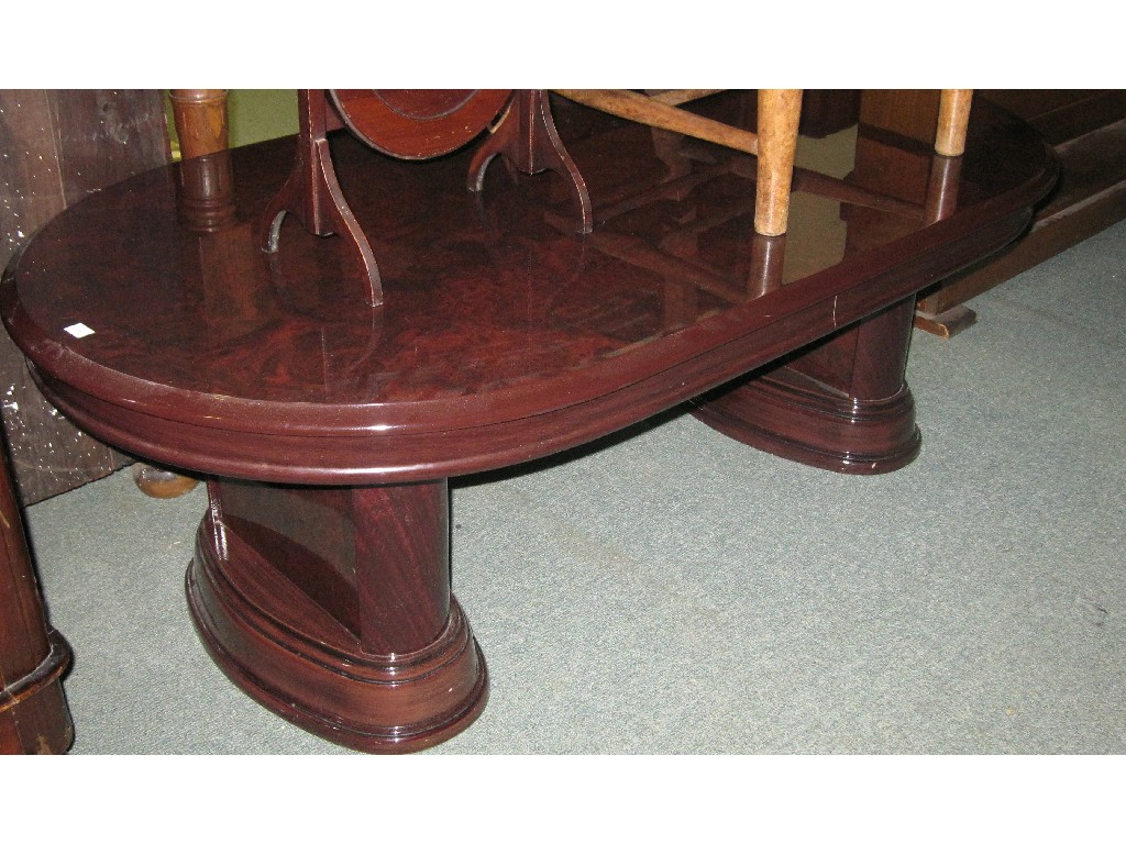 Appraisal: Reproduction walnut veneered occasional table