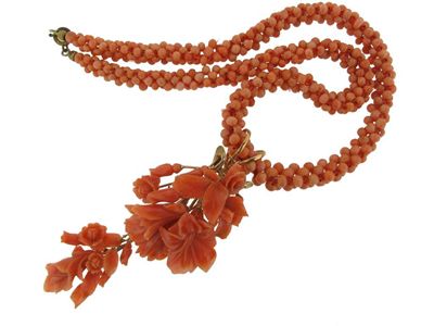 Appraisal: A th Century coral necklace and pendant The necklace formed