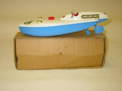 Appraisal: A Bluebird speedboat clockwork white deck blue hull long post