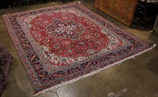 Appraisal: Persian Heriz carpet Persian Heriz carpet ' x '