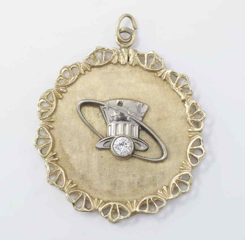 Appraisal: K GOLD CT DIAMOND TOP HAT PENDANT CHARM K yellow