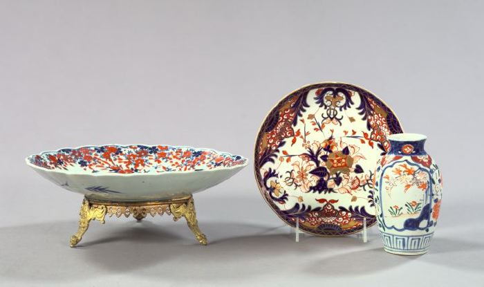 Appraisal: Three Oriental Porcelain Items consisting of a Japanese Edo Imari