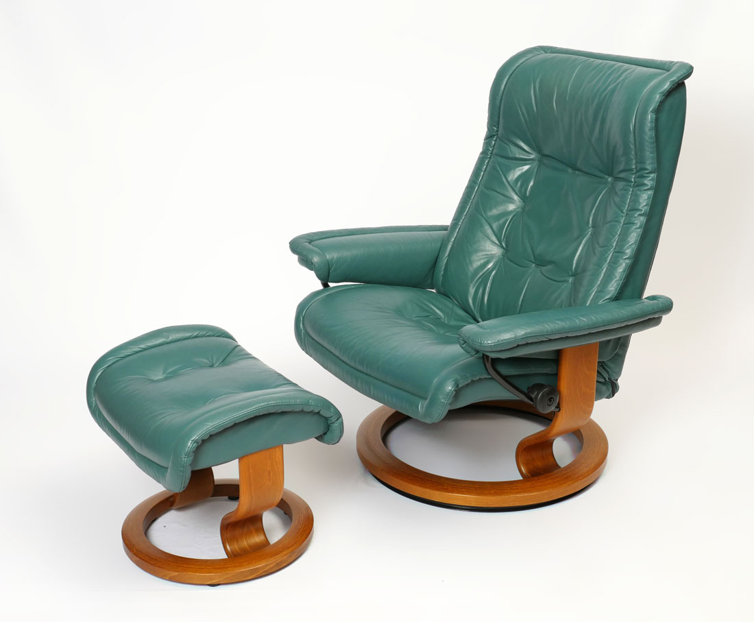 Appraisal: TEAL BLUE EKORNES STRESSLESS LOUNGE CHAIR Reclining chair by Ekornes