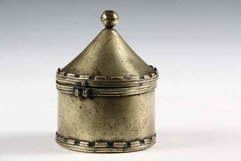 Appraisal: th CENTURY PYX- French or Spanish Liturgical vessels like this