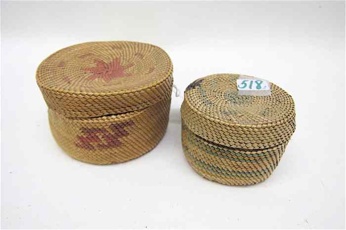 Appraisal: TWO MAKAH INDIAN ROUND COVERED BASKETS one accented with green