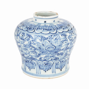 Appraisal: A Chinese Blue and White Porcelain Jar th Century the