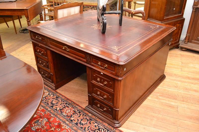 Appraisal: A VICTORIAN OAK PARTNERS DESK WITH LEATHER INSET KEYS IN