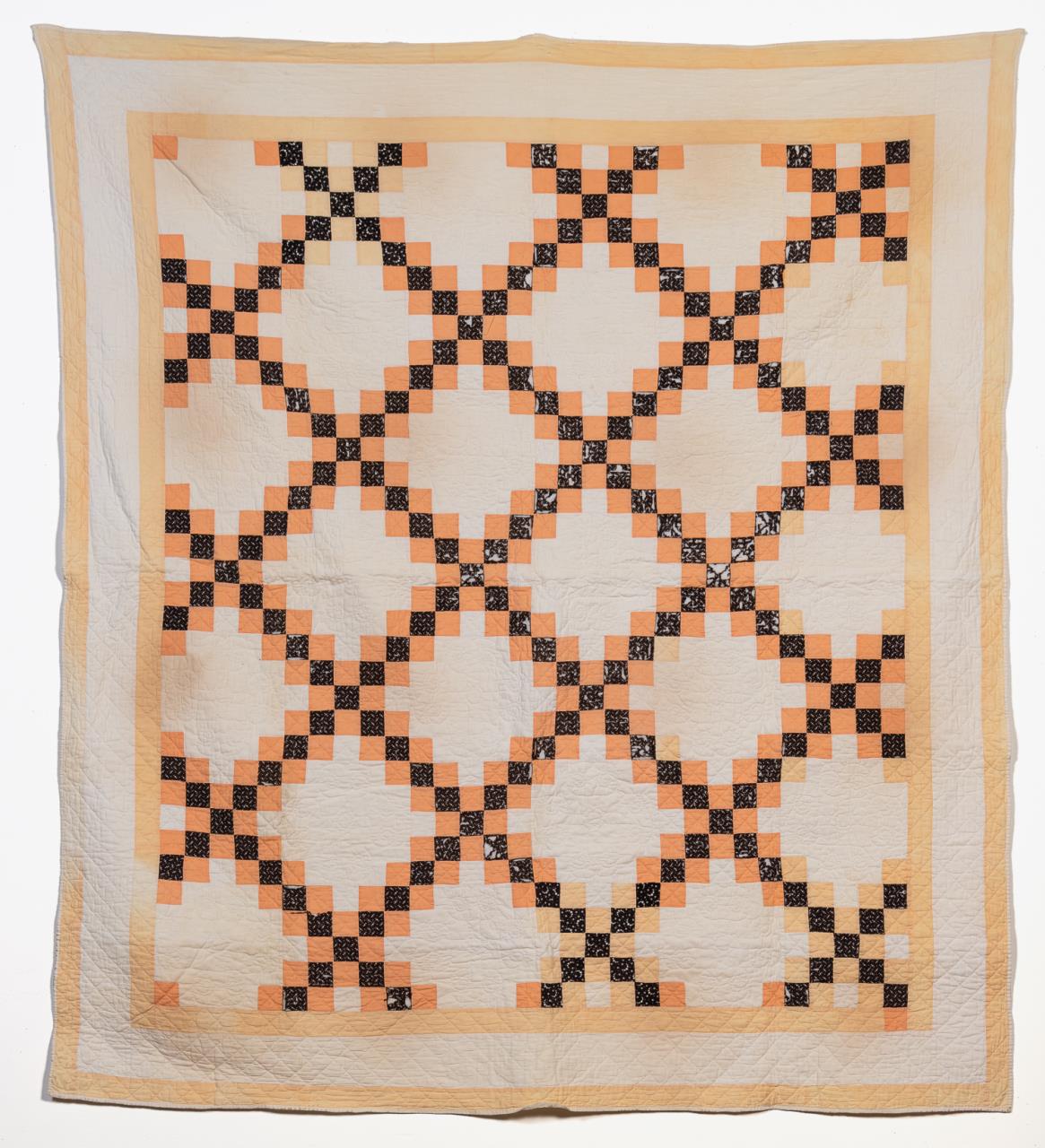 Appraisal: HAND QUILTED COTTON CROSSROADS VARIATION QUILT Hand quilted Spring weight