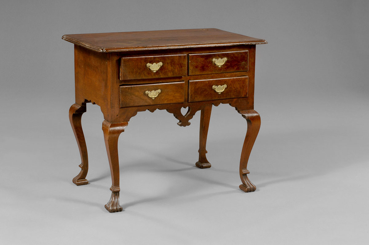 Appraisal: DELAWARE RIVER VALLEY QUEEN ANNE WALNUT HEART AND FISH-TAIL LOWBOY