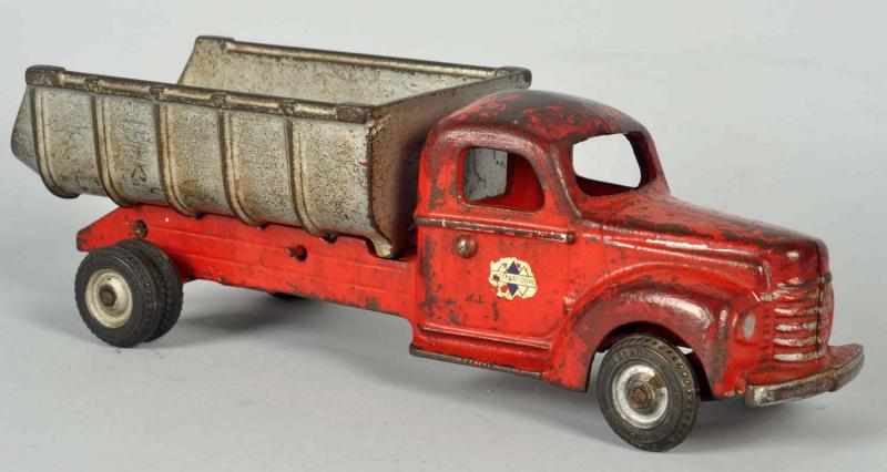 Appraisal: Cast Iron Arcade Int'l Dump Truck Toy American Later version