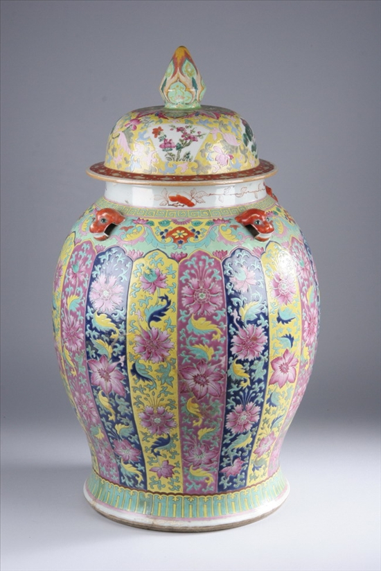 Appraisal: LARGE CHINESE FAMILLE ROSE PORCELAIN VASE AND COVER th century