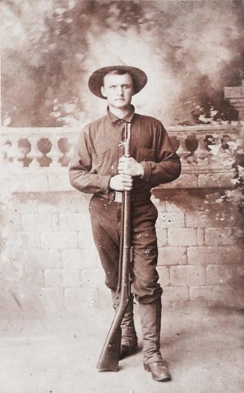 Appraisal: CDV OF ROUGH RIDER W SPRINGFIELD RIFLECarte de visite portrait