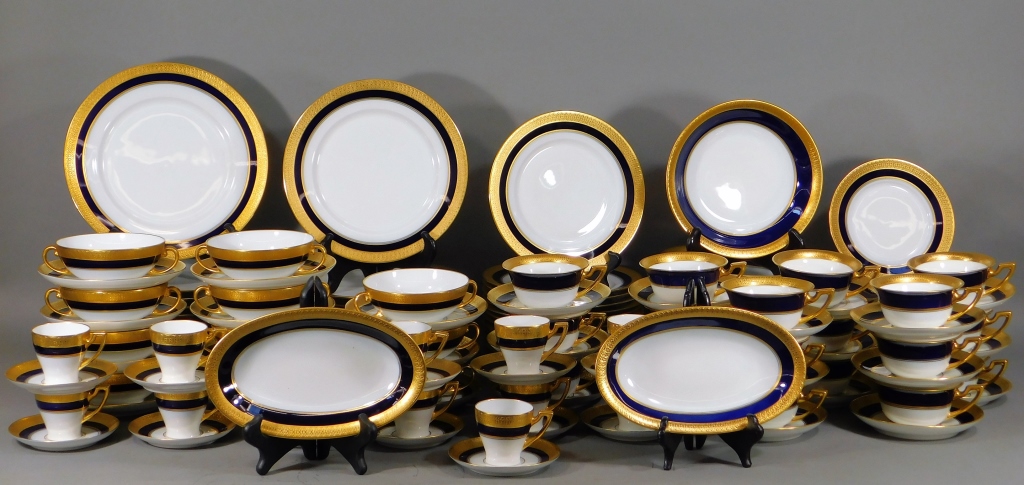 Appraisal: TIRSCHENREUTH COBALT PORCELAIN DINNER SERVICE Germany Early th CenturyGroup includes