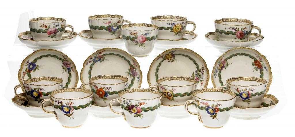 Appraisal: A SET OF TWELVE MEISSEN TEA CUPS AND SAUCERS with