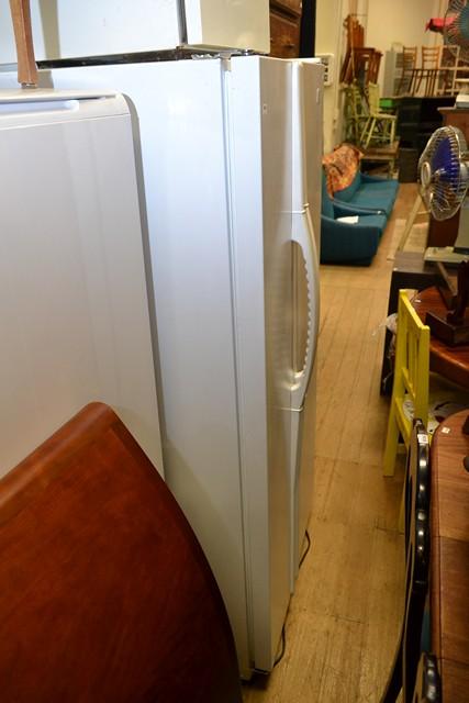 Appraisal: DOUBLE DOOR WHITE FRIDGE DOUBLE DOOR WHITE FRIDGE