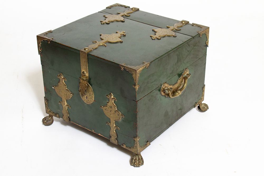 Appraisal: Painted Wooden Box Chest w Claw Feet Wooden box chest