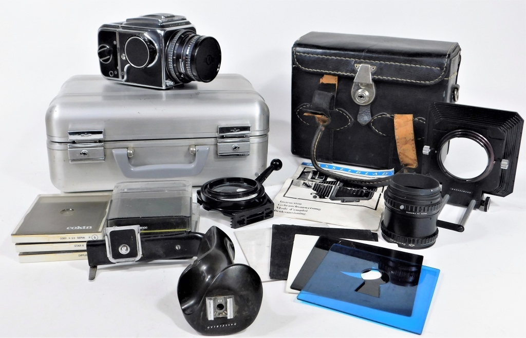 Appraisal: HASSELBLAD C CAMERA AND ACCESSORIES Hasselblad C SLR camera for