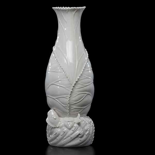 Appraisal: Chinese Blanc-de-Chine Vase Chinese th century A blanc-de-chine vase of