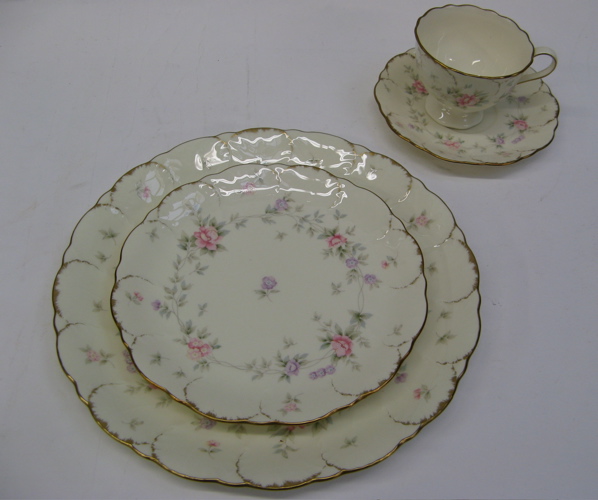 Appraisal: MIKASA IVORY BONE CHINA DINNERWARE pieces in the Remembrance pattern