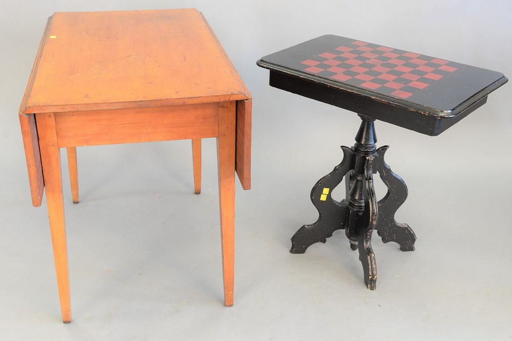 Appraisal: Three-piece lot to include a Federal drop-leaf table ht top