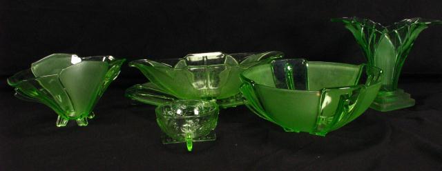 Appraisal: Group of Vintage Green Pattern Glass including '' oval bowl