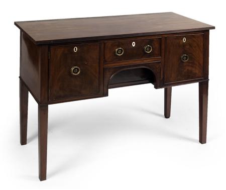 Appraisal: A Regency mahogany sideboard of small proportions the reeded rectangular