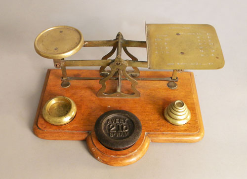 Appraisal: Brass counter scale w