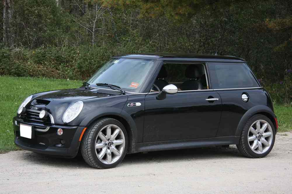 Appraisal: AUTOMOBILE - MINI Cooper S Hatchback -dr One owner car