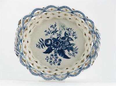 Appraisal: A Caughley chestnut basket printed in blue with the Pine