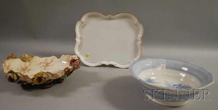 Appraisal: Three Pieces of Assorted Ceramics a Meissen gilt-decorated shaped tray