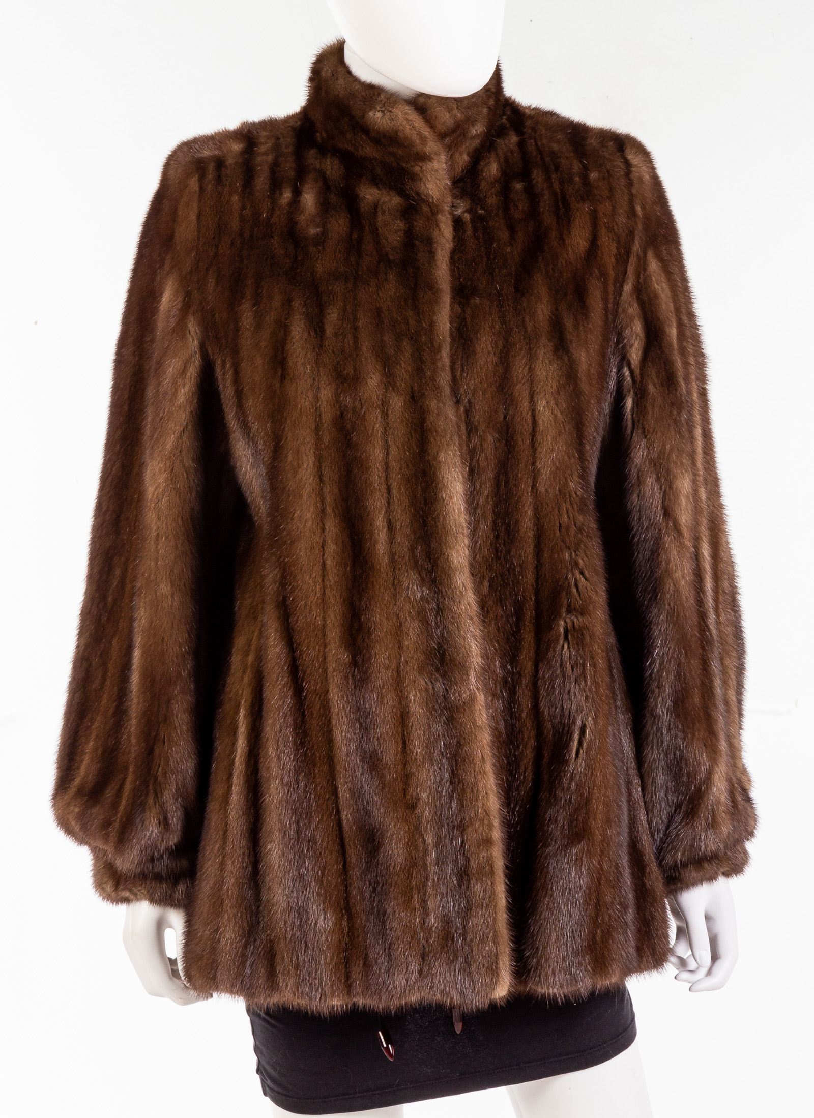 Appraisal: VINTAGE LEONARD MINK FUR COAT Shoulders are in chest is