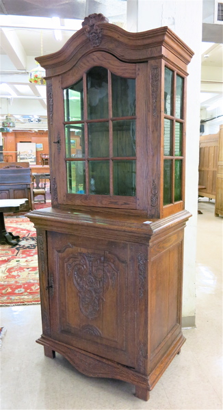 Appraisal: CARVED OAK CABINET ON CABINET Dutch late th early th