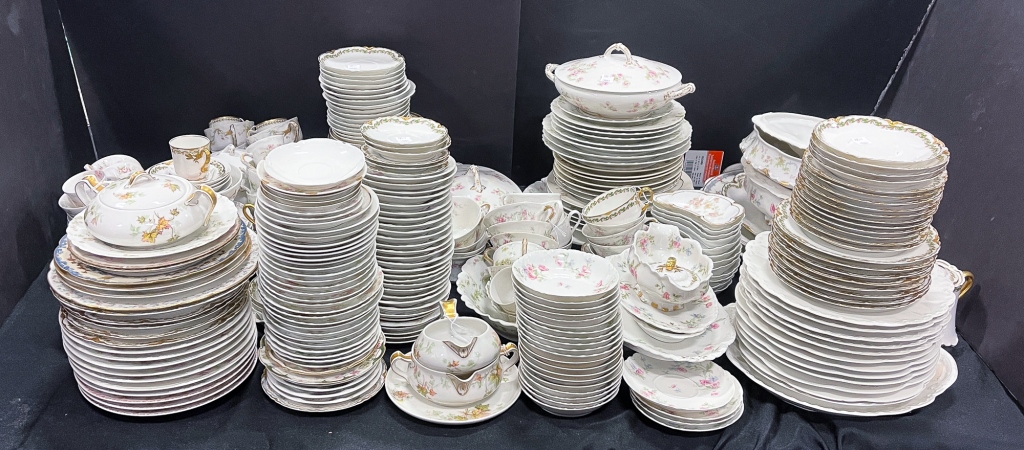 Appraisal: COLLECTION OF FRENCH HAVILAND CHINA Ca Various serving pieces and