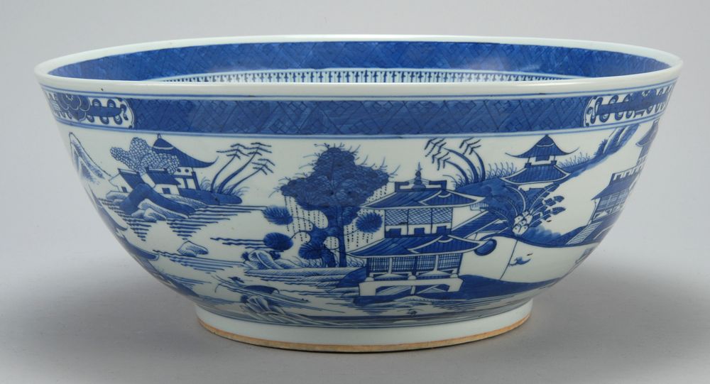 Appraisal: BLUE AND WHITE CHINESE EXPORT PORCELAIN PUNCH BOWL Exterior and