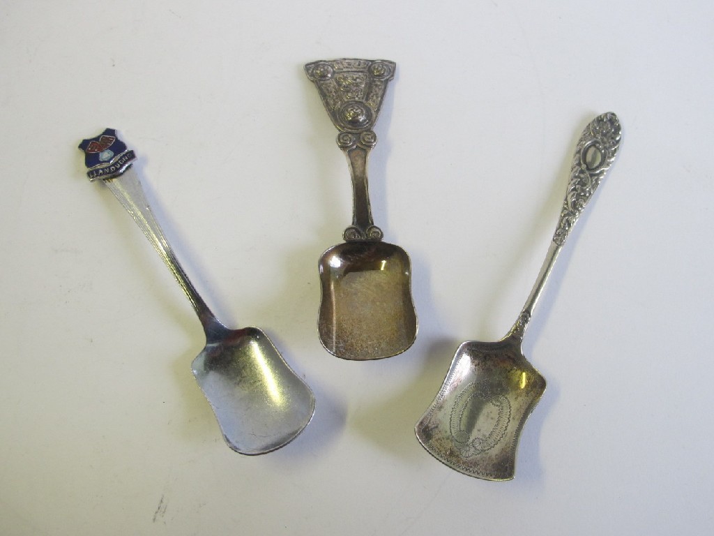 Appraisal: Lot comprising silver caddy spoon by Alexander Ritchie and two