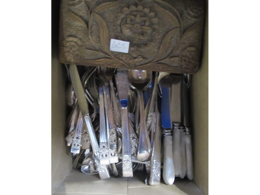 Appraisal: Box of loose cutlery and a carved box