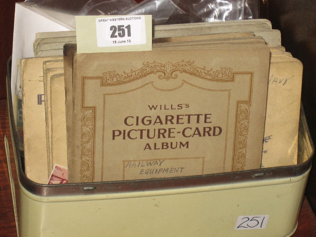 Appraisal: Box of cigarette card albums