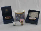 Appraisal: Halcyon Days A London Bridge box an agate seal with