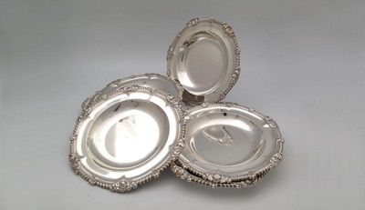 Appraisal: A set of six George IV silver soup plates by