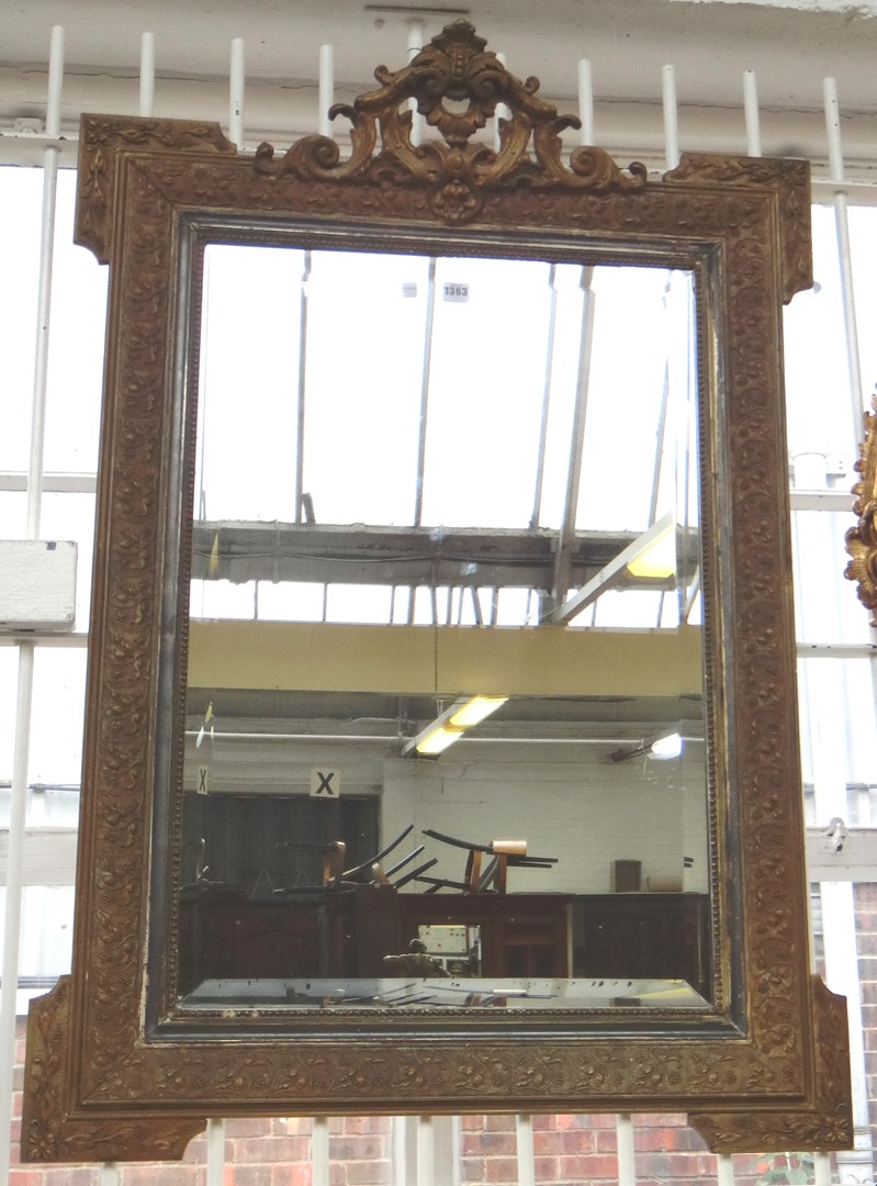 Appraisal: An early th century gilt framed wall mirror with cartouche