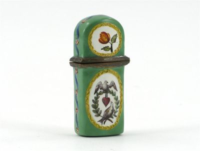 Appraisal: A Bilston enamel scent bottle case one side painted with